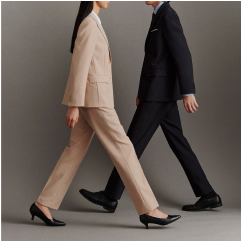 上質に見えて、驚くほど軽快。