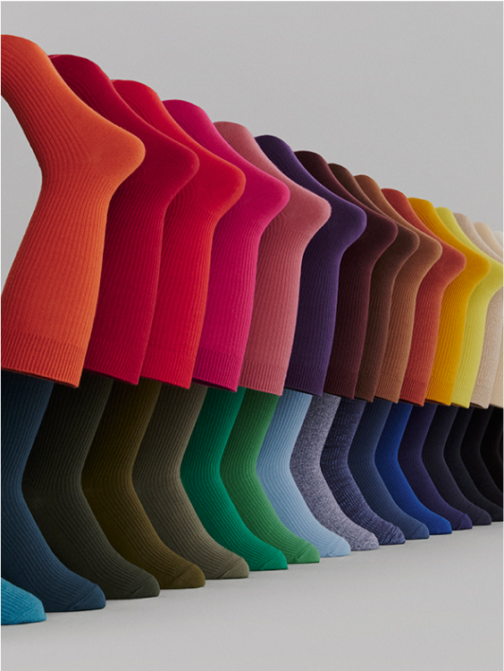 50色のカラバリで、 色遊び放題。