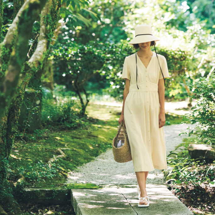 Light Tones, Natural Textures